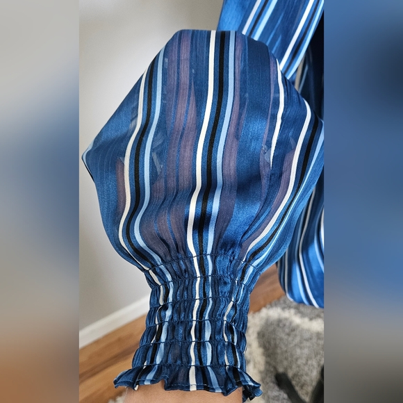 WHITE HOUSE BLACK MARKET Blue Striped Surplice Blouse- Size M - Picture 7 of 8